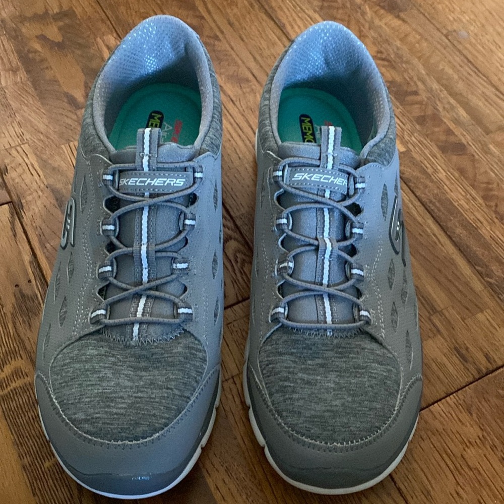 Skechers tennis shoes